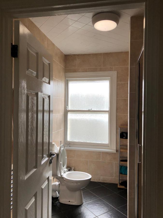 Comfortable Home Away From Home, Town Centre, Free Parking,Multiple Rooms Челтенхам Экстерьер фото