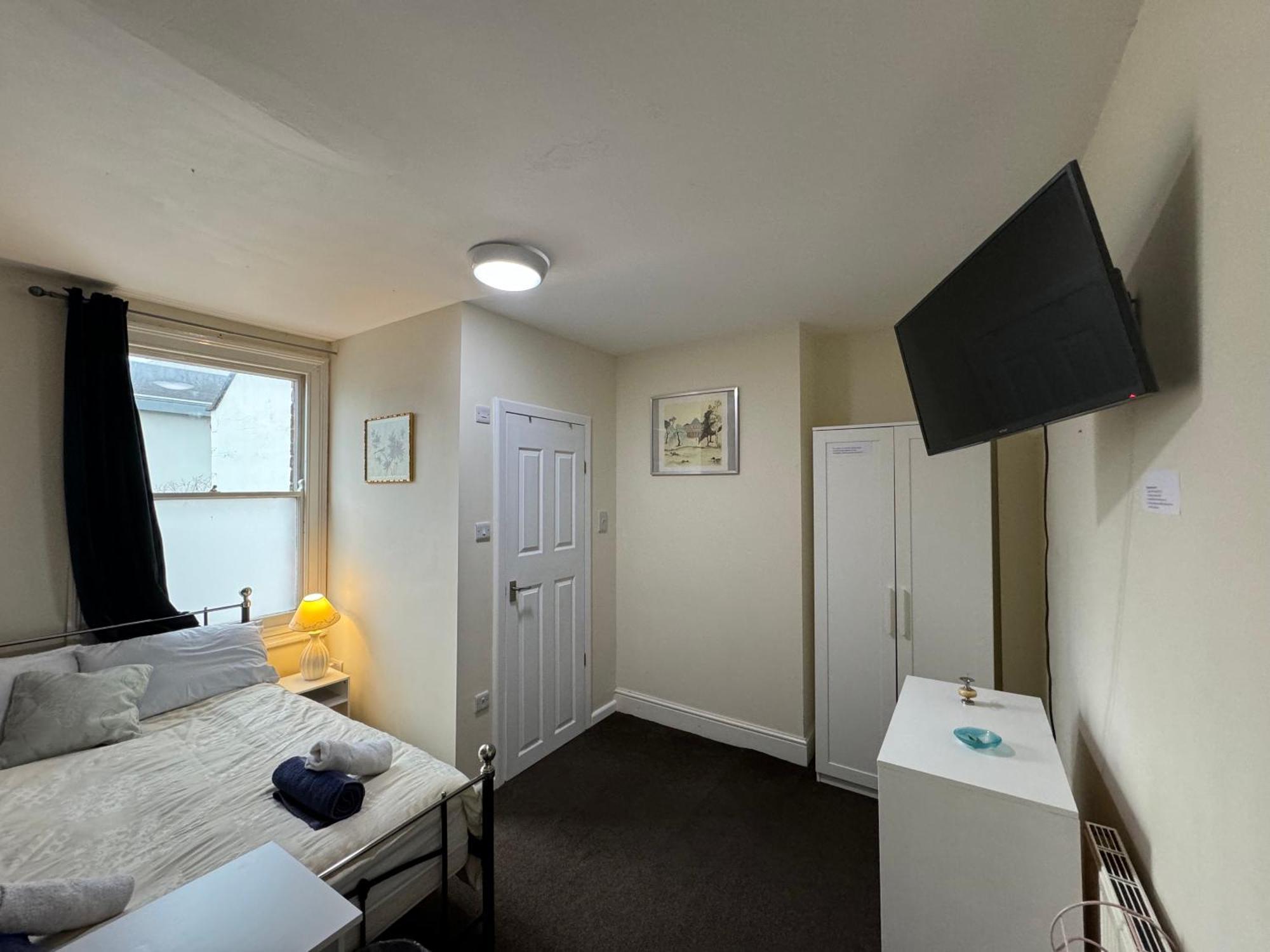 Comfortable Home Away From Home, Town Centre, Free Parking,Multiple Rooms Челтенхам Экстерьер фото
