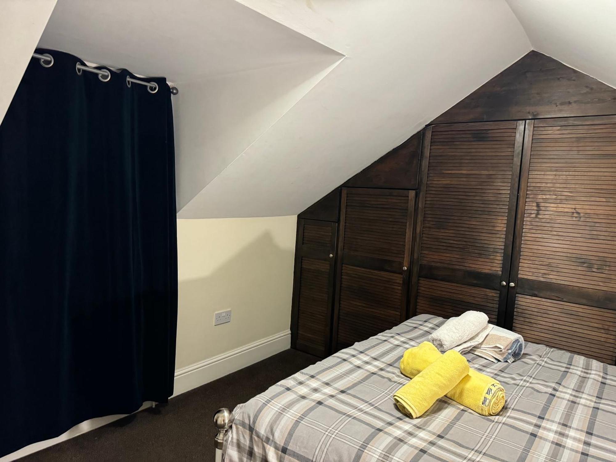 Comfortable Home Away From Home, Town Centre, Free Parking,Multiple Rooms Челтенхам Экстерьер фото