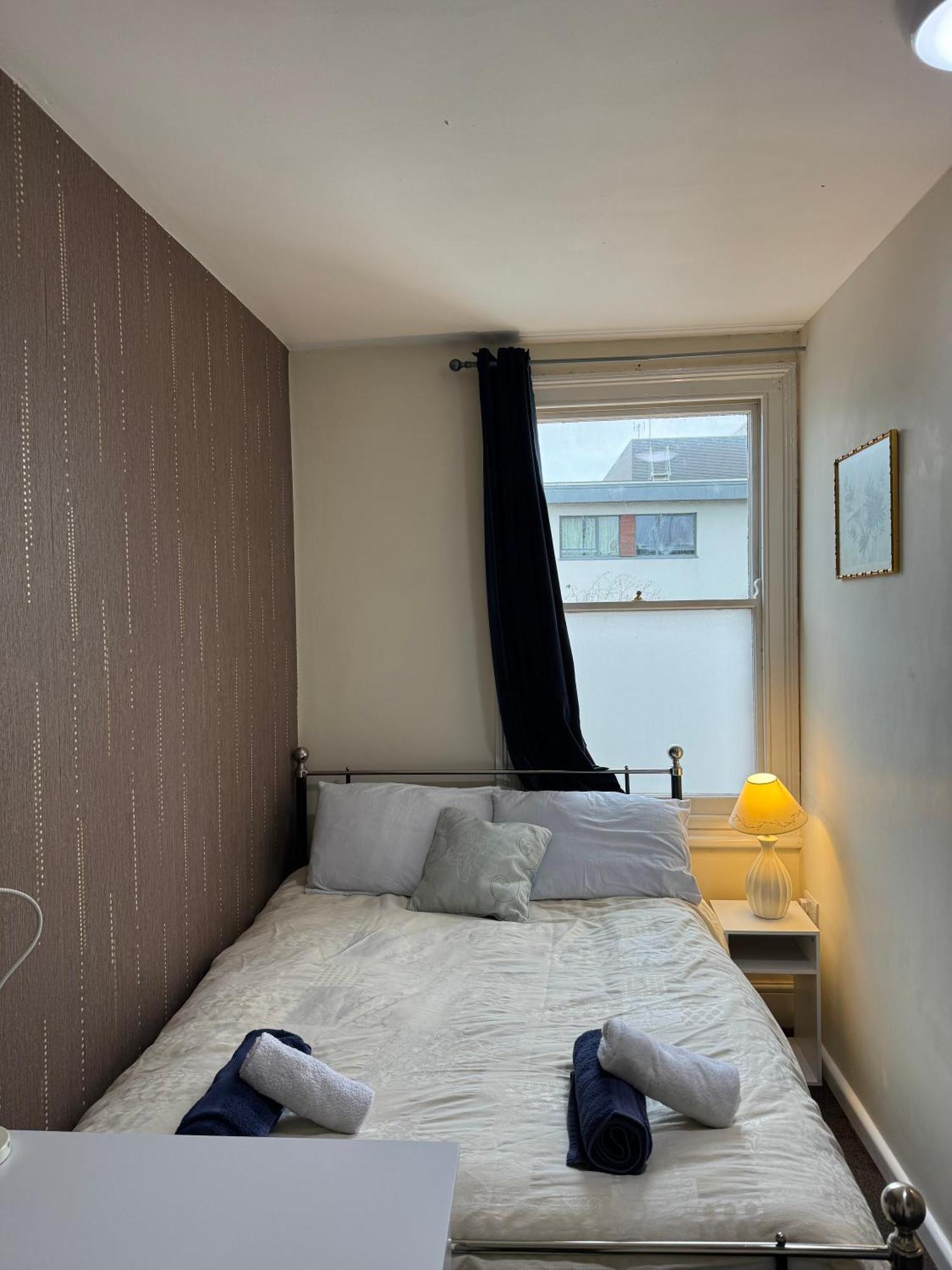 Comfortable Home Away From Home, Town Centre, Free Parking,Multiple Rooms Челтенхам Экстерьер фото